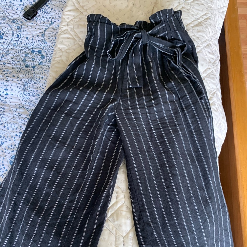 Black and white linen pants